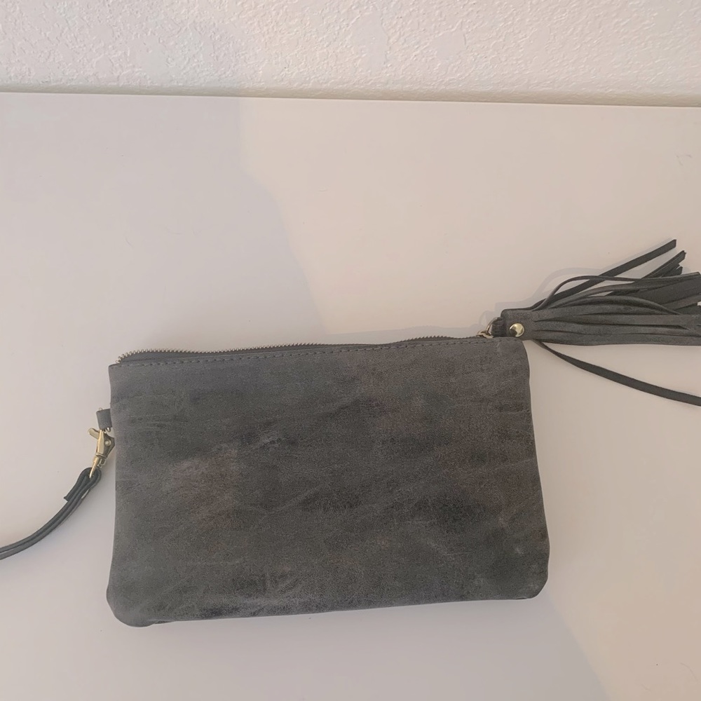 • Wristlet w/ Phone Battery Charger •